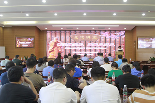 1656295799265376.jpg 道德讲堂合影_副本.jpg