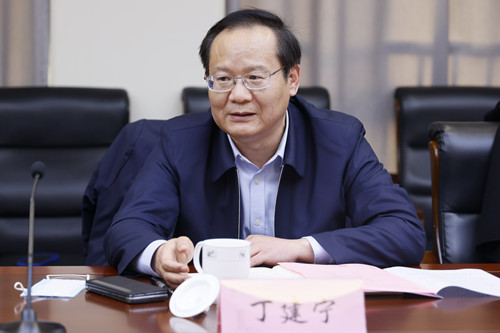 1680329185128725.jpg 丁校长_副本.jpg